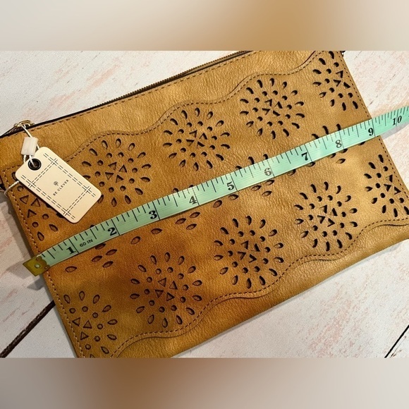 Brown leather Embossed Bag - Picture 3 of 4